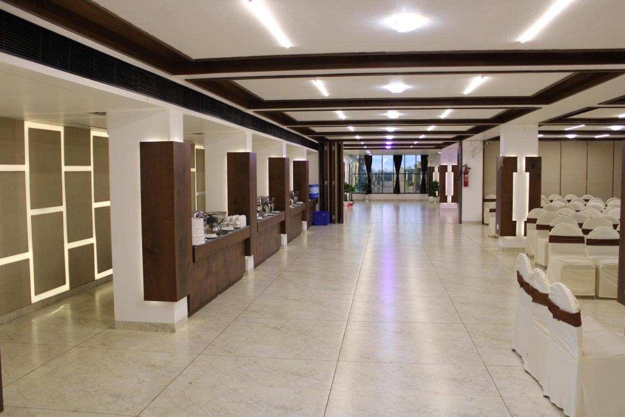 Hotel The Grand Piano - Best Business Hotel In Patan Buitenkant foto