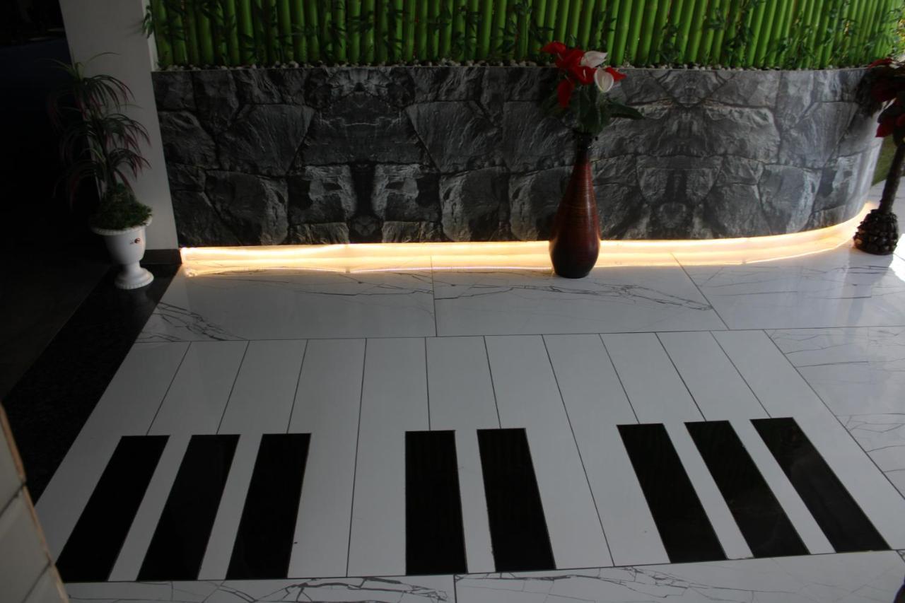 Hotel The Grand Piano - Best Business Hotel In Patan Buitenkant foto