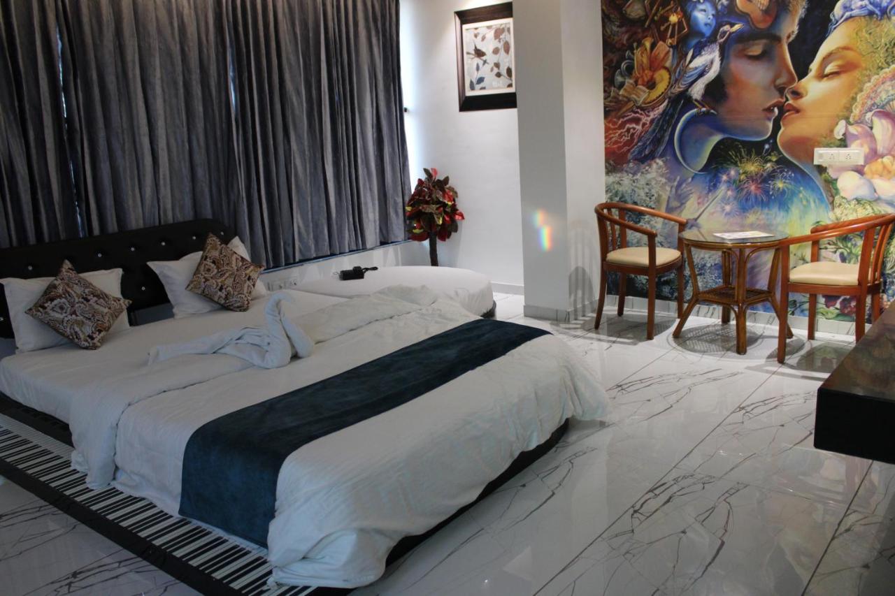 Hotel The Grand Piano - Best Business Hotel In Patan Buitenkant foto