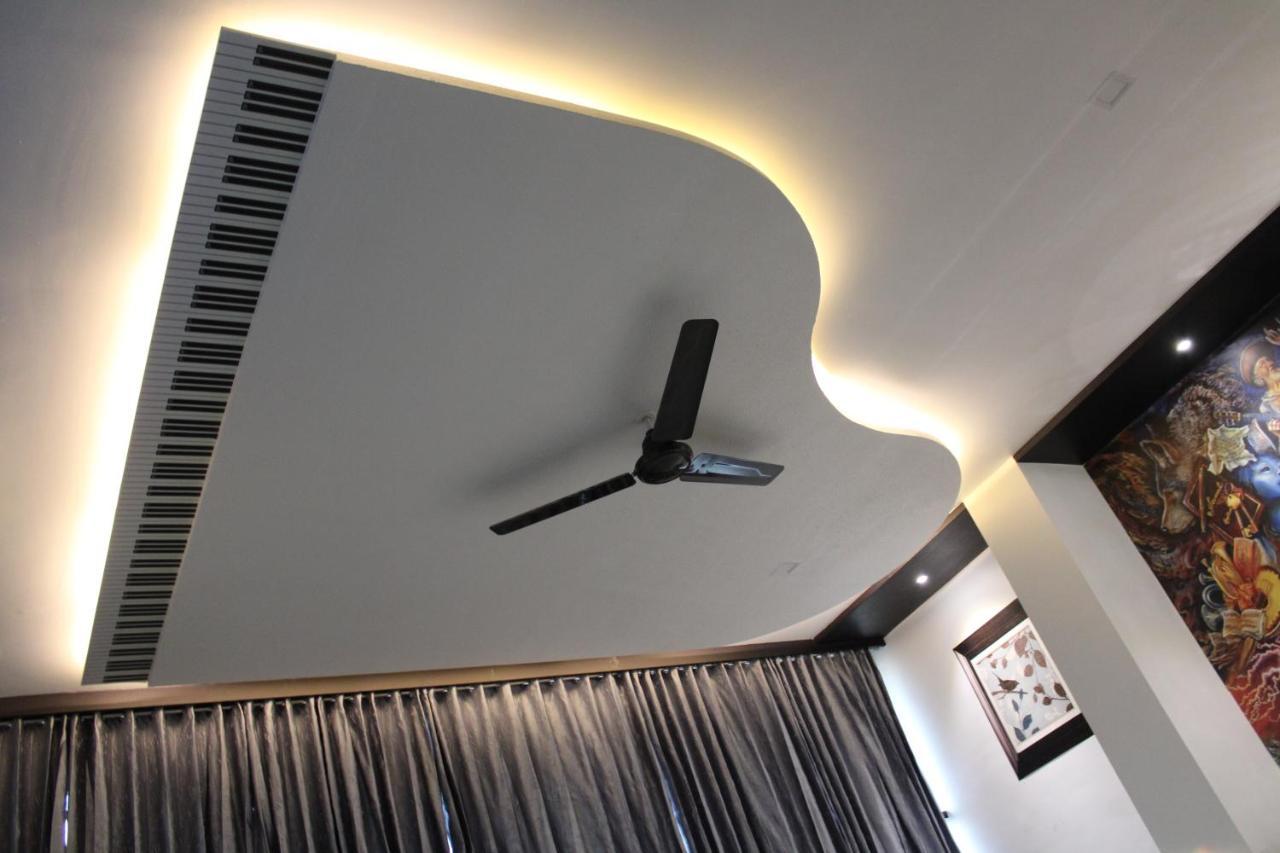 Hotel The Grand Piano - Best Business Hotel In Patan Buitenkant foto